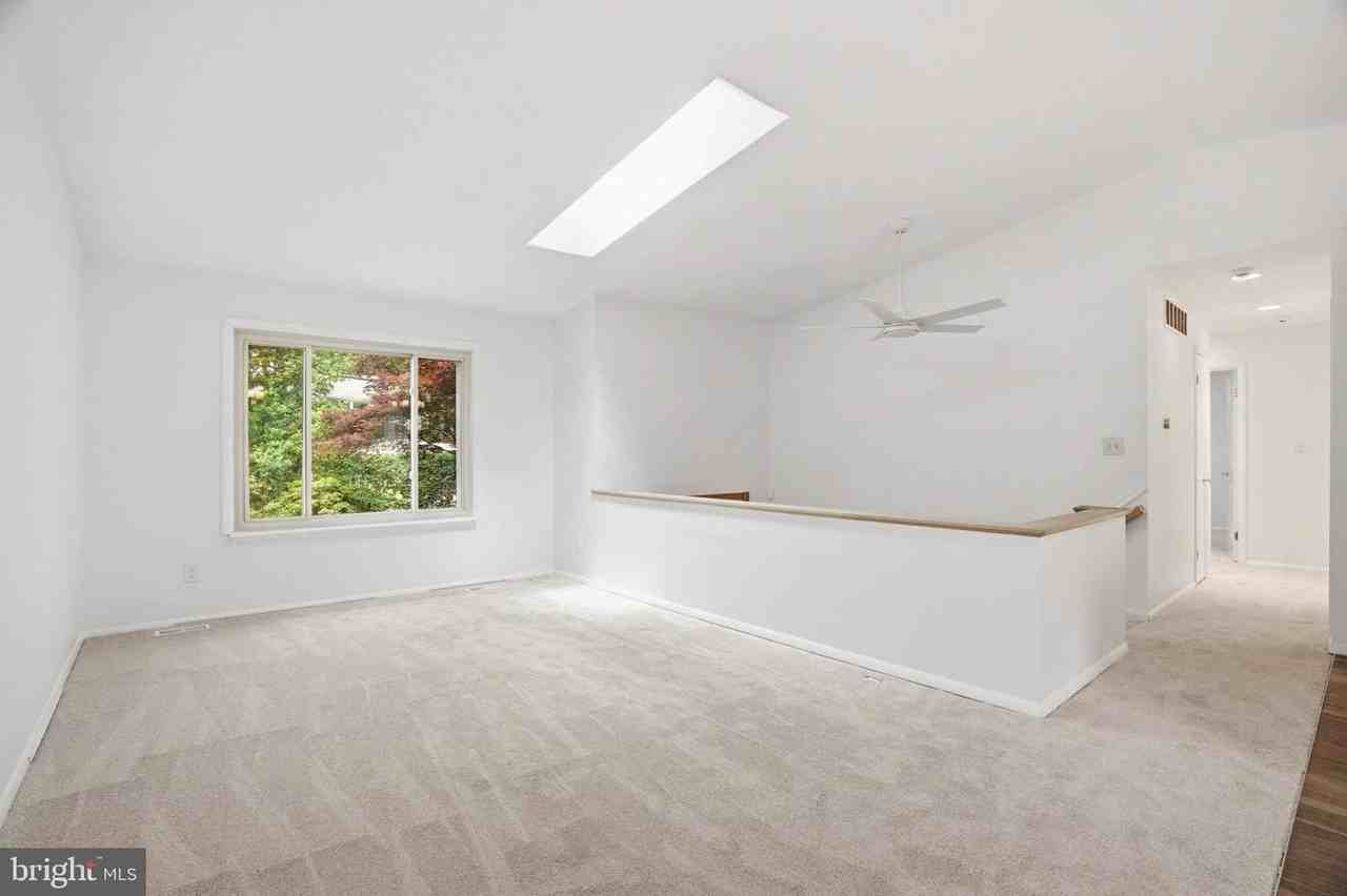 131 Lee Dr - Photo 7 of 40