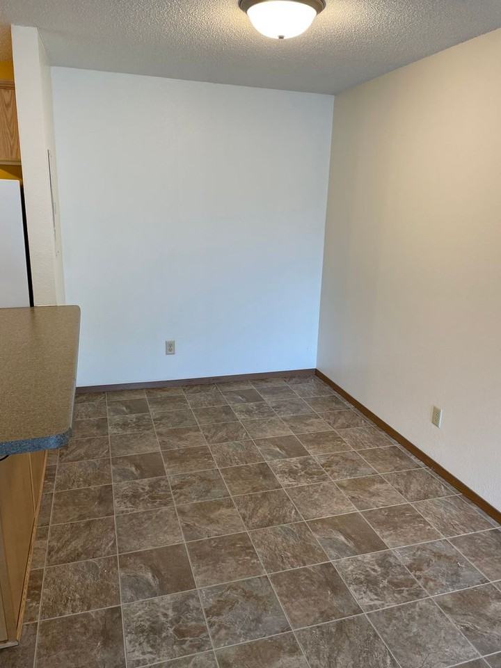 524 14th St S #404 - Photo 4 of 10