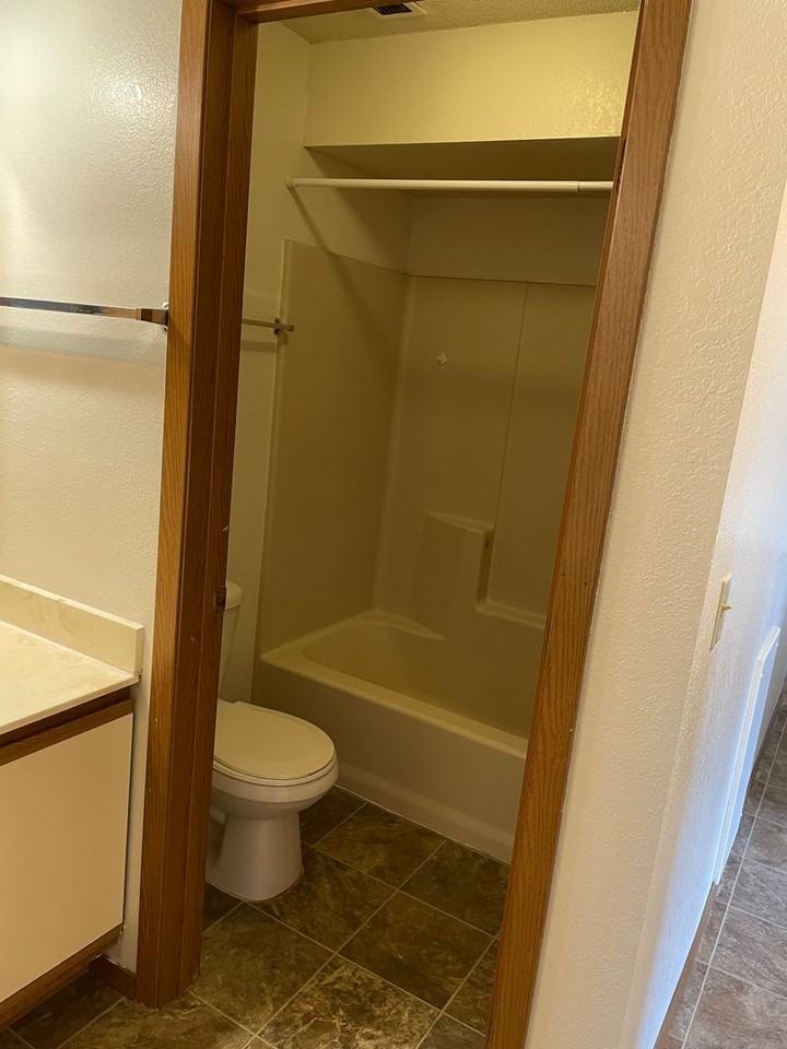524 14th St S #404 - Photo 6 of 10