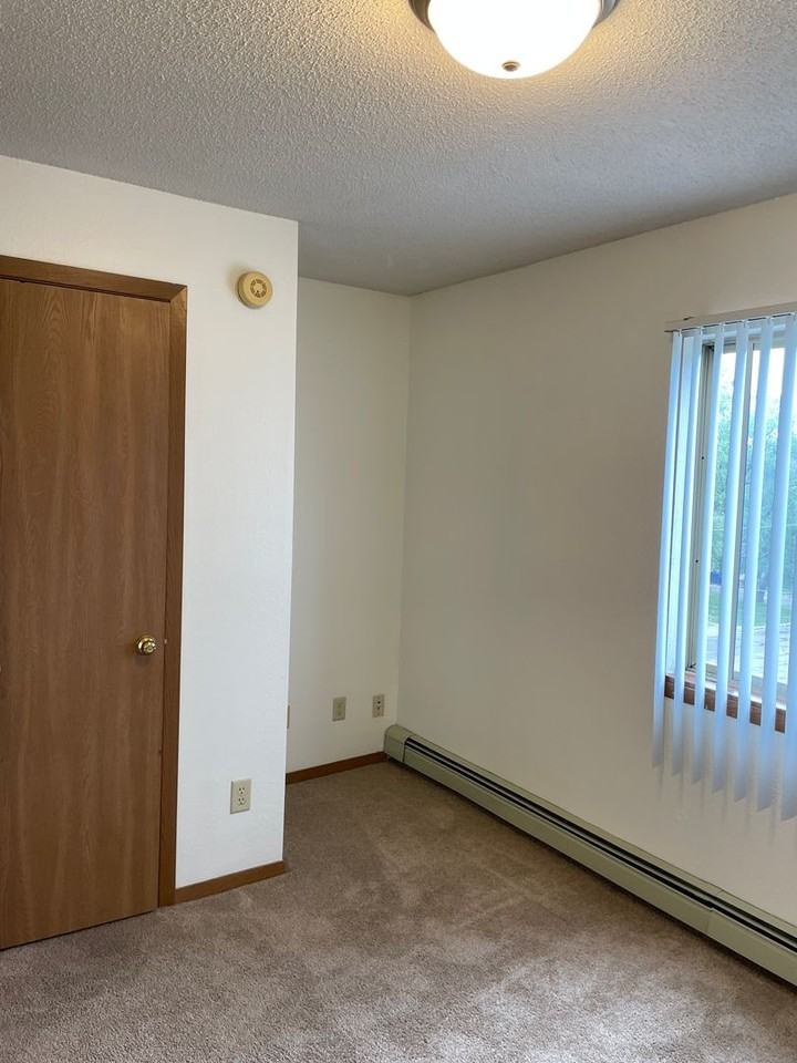 524 14th St S #404 - Photo 7 of 10