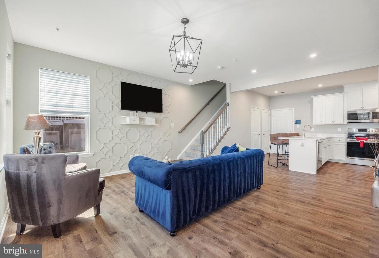 3729 Silver View Ln - Photo 5 of 48