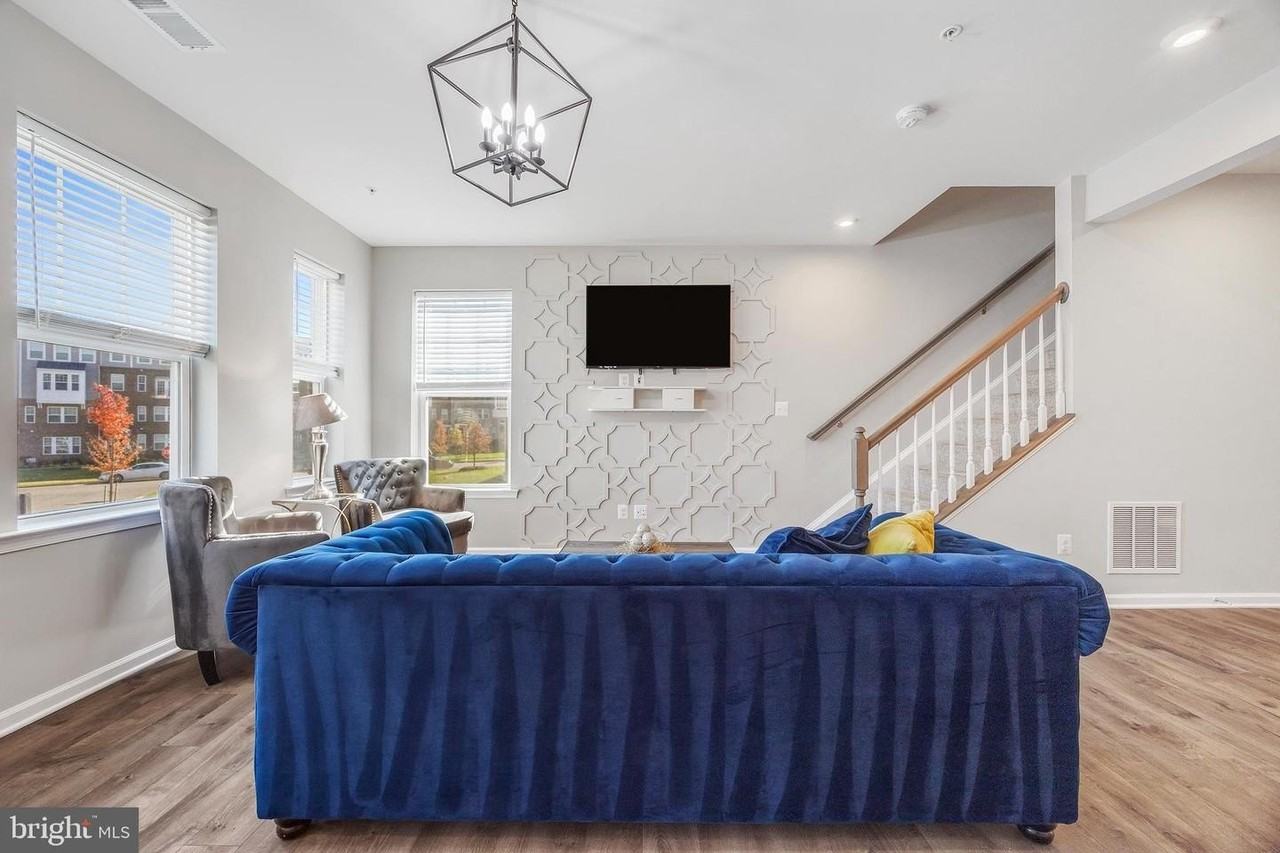 3729 Silver View Ln - Photo 6 of 48