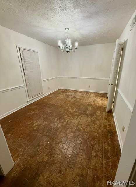 2066 Rexford Rd - Photo 5 of 14