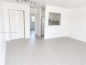 749 Se 15th St #10 - Photo 1 of 1