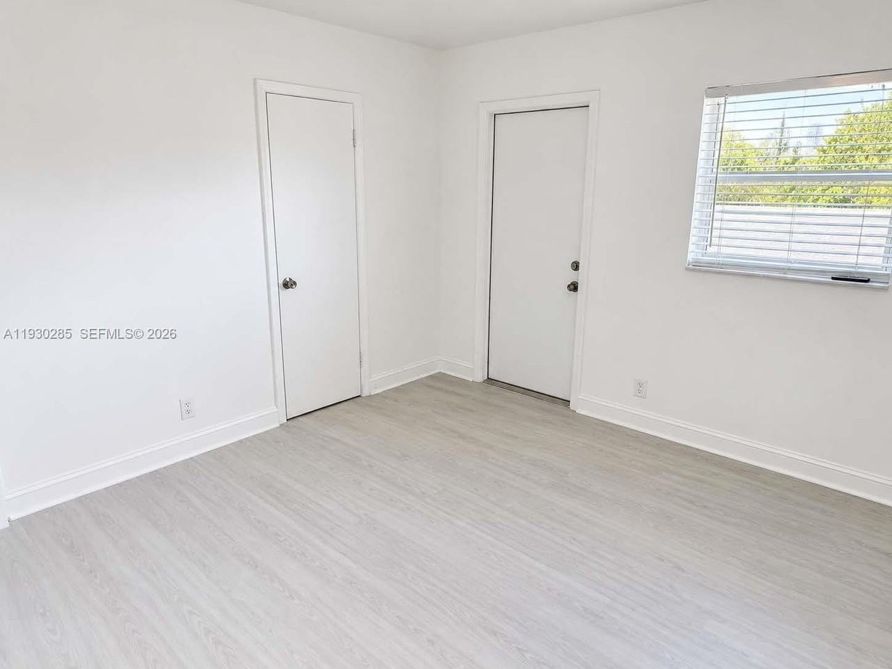 749 Se 15th St #10 - Photo 5 of 13