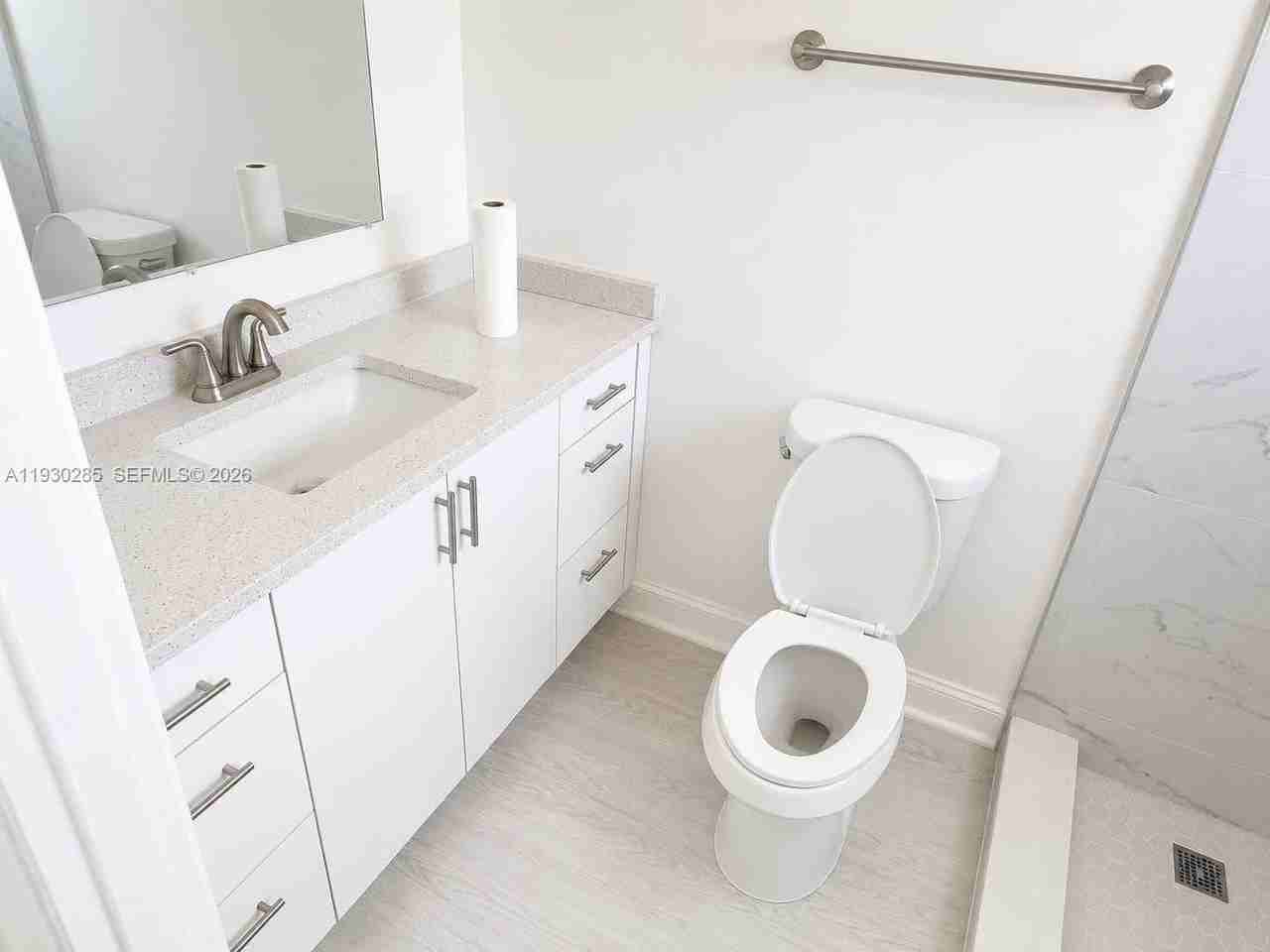 749 Se 15th St #10 - Photo 6 of 13