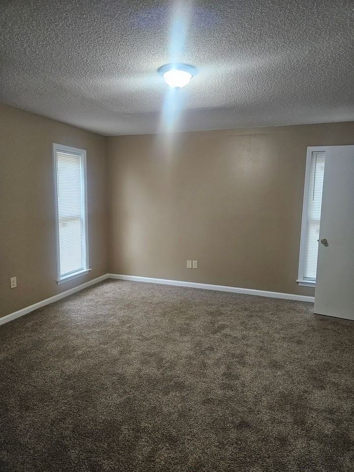 5733 Ackerman Ave - Photo 6 of 10