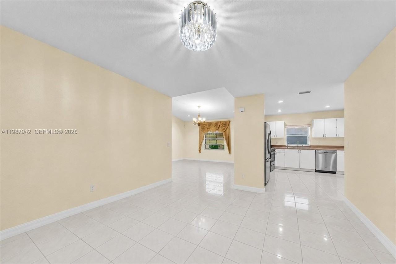 12345 Nw 1st St - Photo 6 of 27