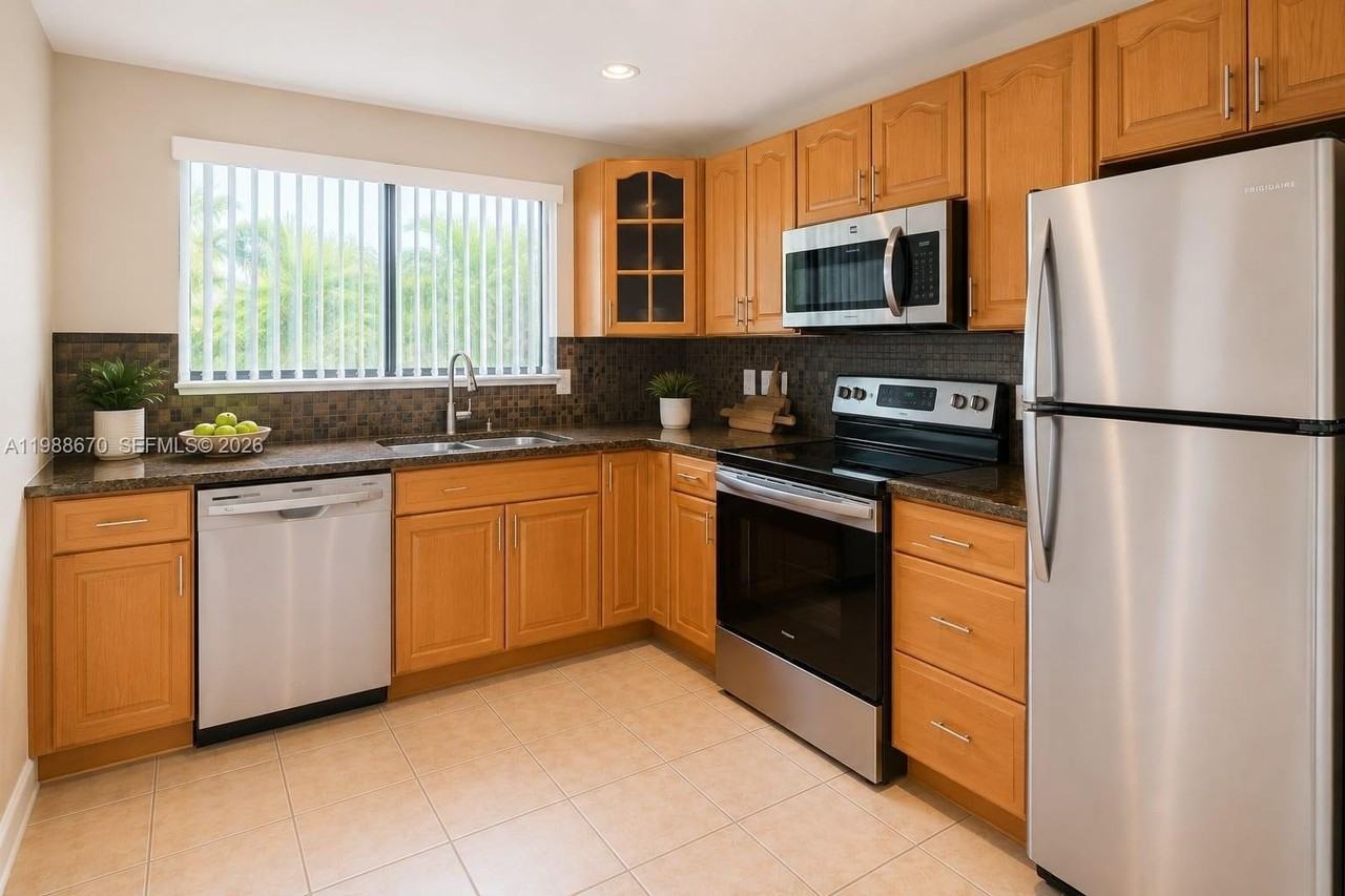 1020 Sw 111th Ave - Photo 3 of 3