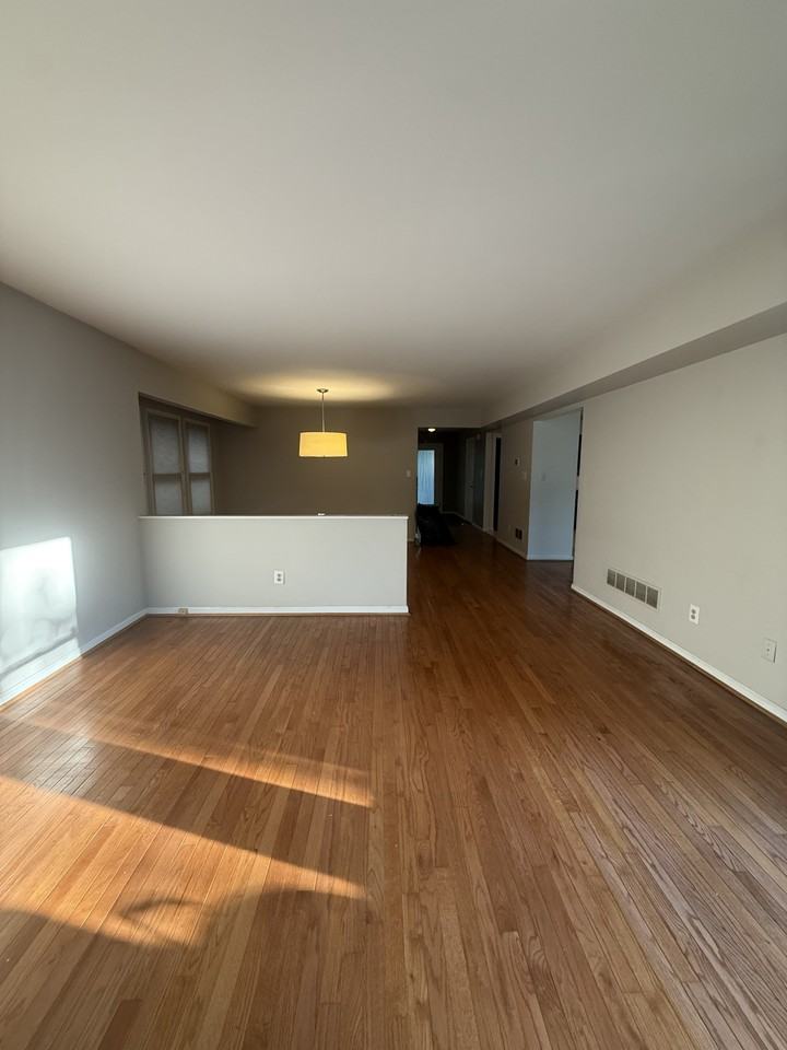 5872 Pimlico Rd - 15872 Pimlico Rd, Baltimore, MD 212095872 Pimlico Rd, Baltimore, MD 21209 #1 - Photo 5 of 26