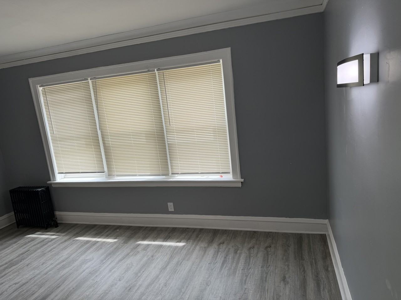 1302 W 98th Pl #1E - Photo 2 of 11