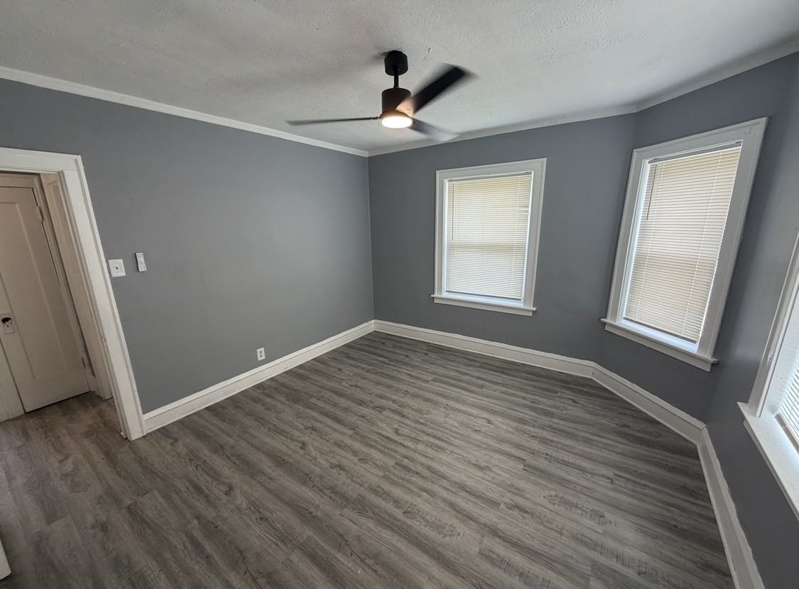 1302 W 98th Pl #1E - Photo 5 of 11