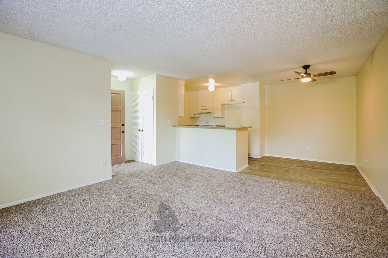 2501 W Sunflower Ave #E11 - Photo 2 of 16
