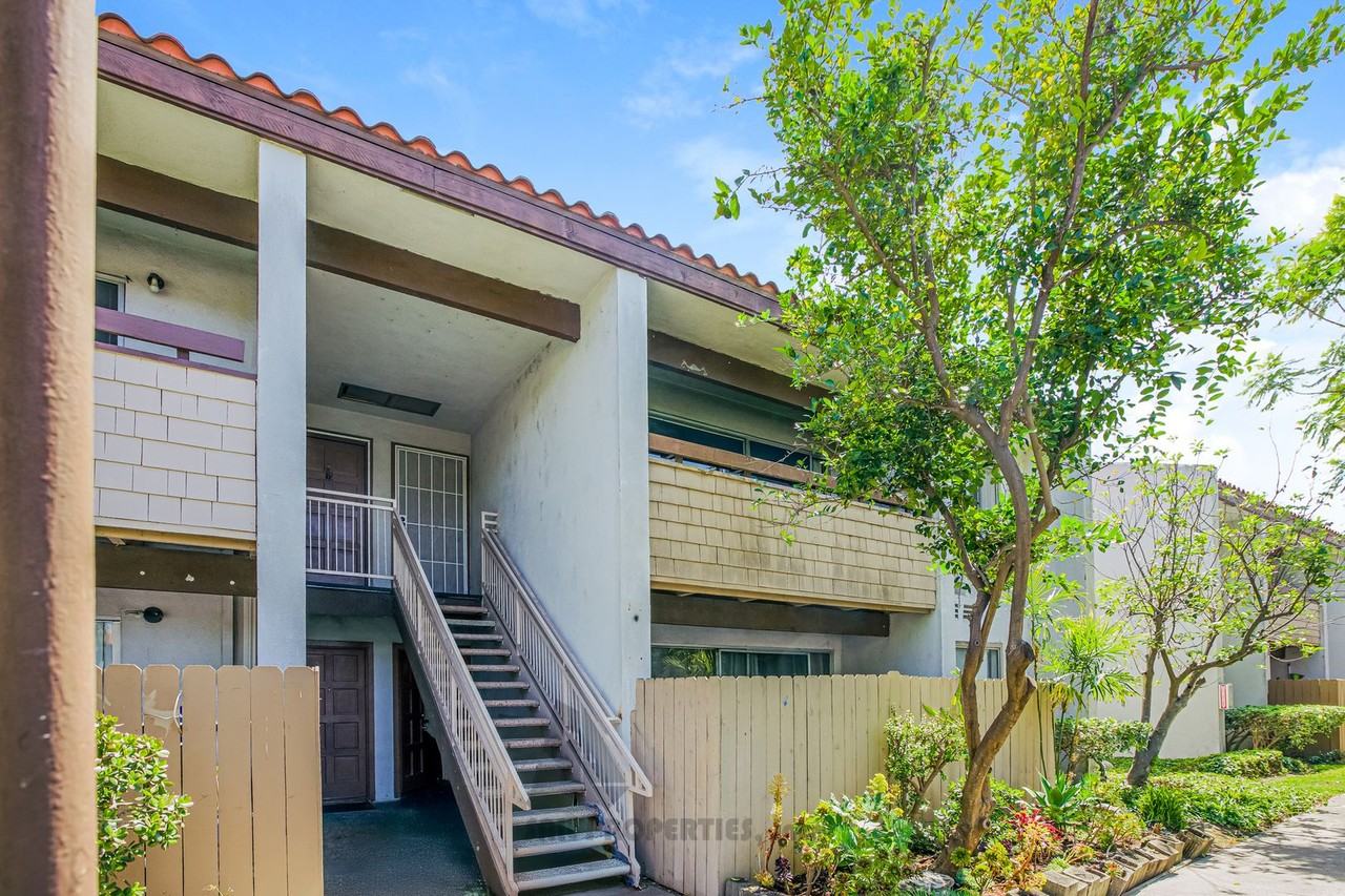 2501 W Sunflower Ave #E11 - Photo 4 of 16