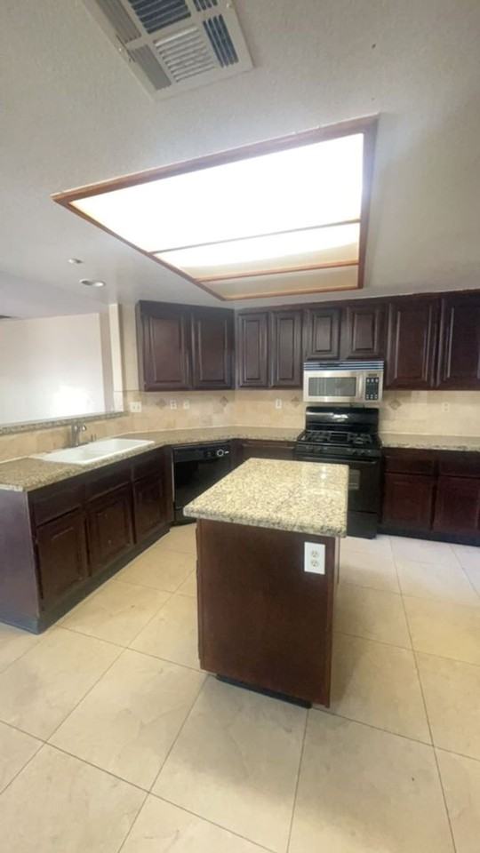 15626 Granada Dr - Photo 5 of 25