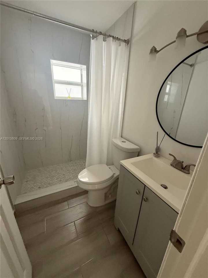 613 Nw 15th Ave #1E - Photo 2 of 6