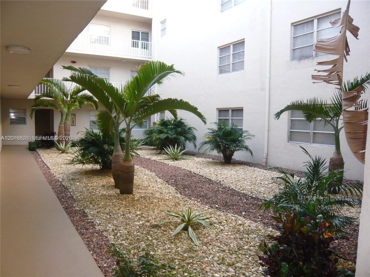 7715 Sw 86th St - Photo 5 of 12