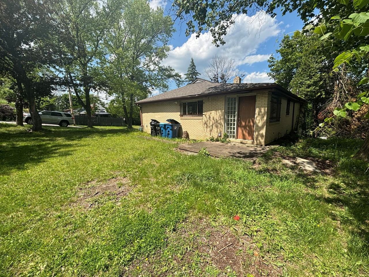 251 Selvin Dr - Photo 3 of 30