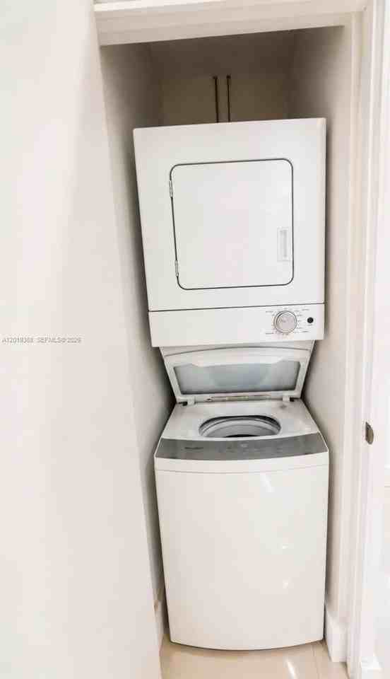 542 Ne 67th St #542 - Photo 7 of 8