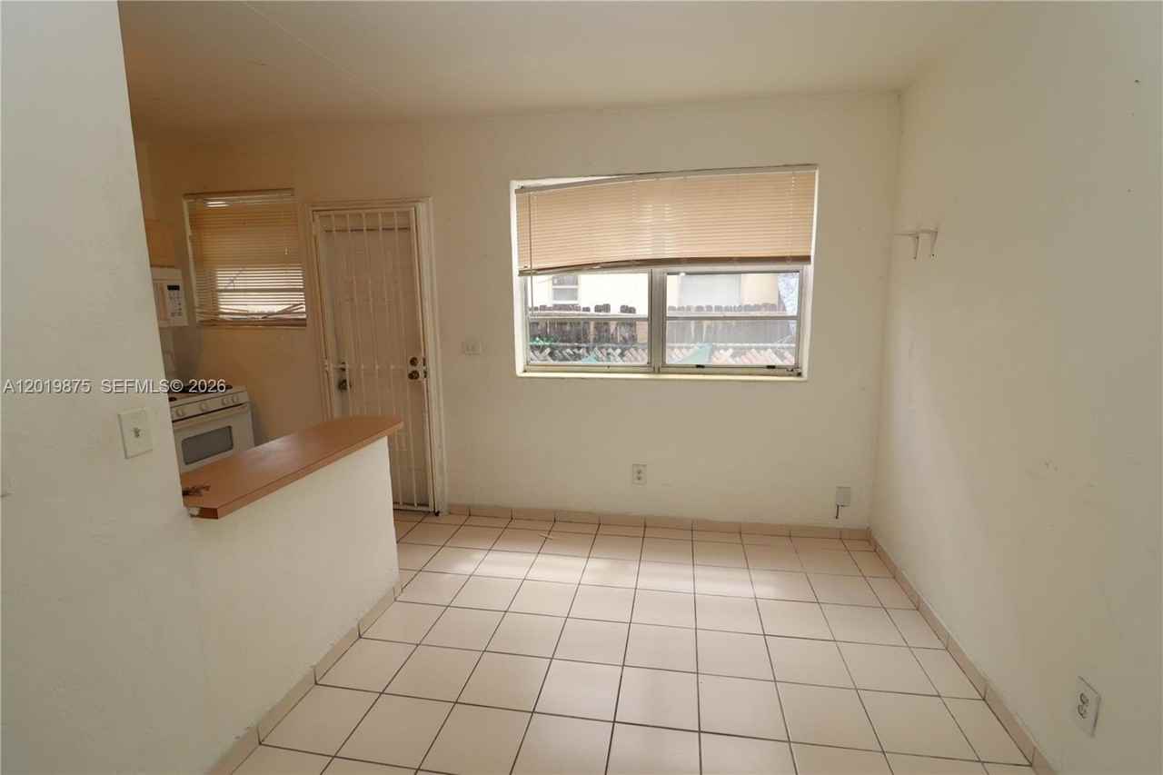 809 85th St #2 - Photo 5 of 27