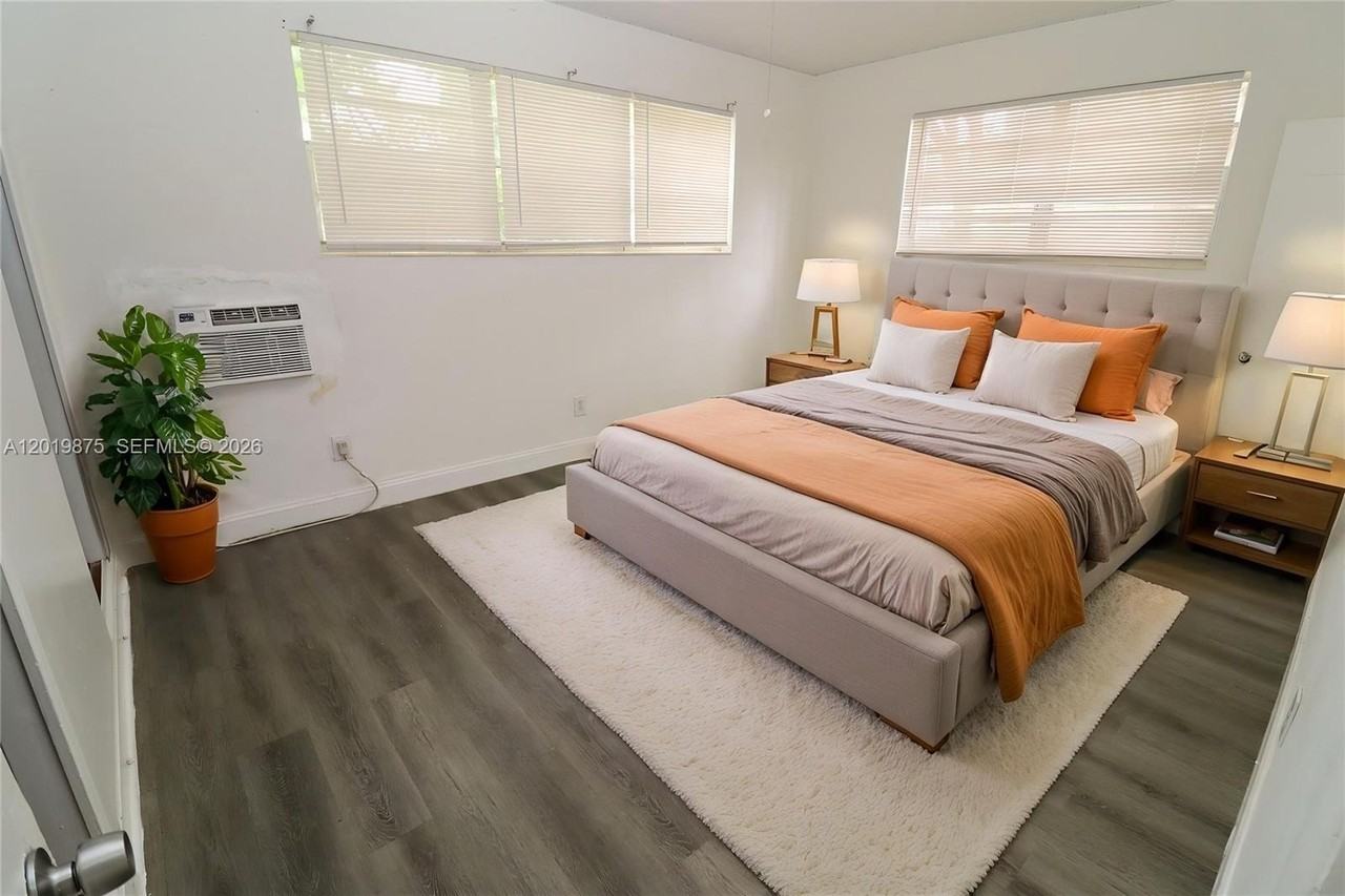 809 85th St #2 - Photo 7 of 27