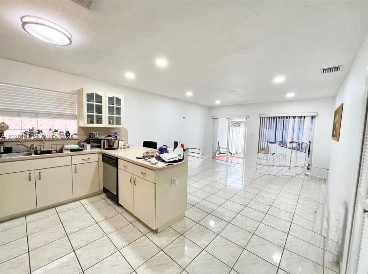 14985 Sw 58th St - Photo 3 of 15