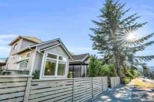 featured image of 441 Ne Alder St #1