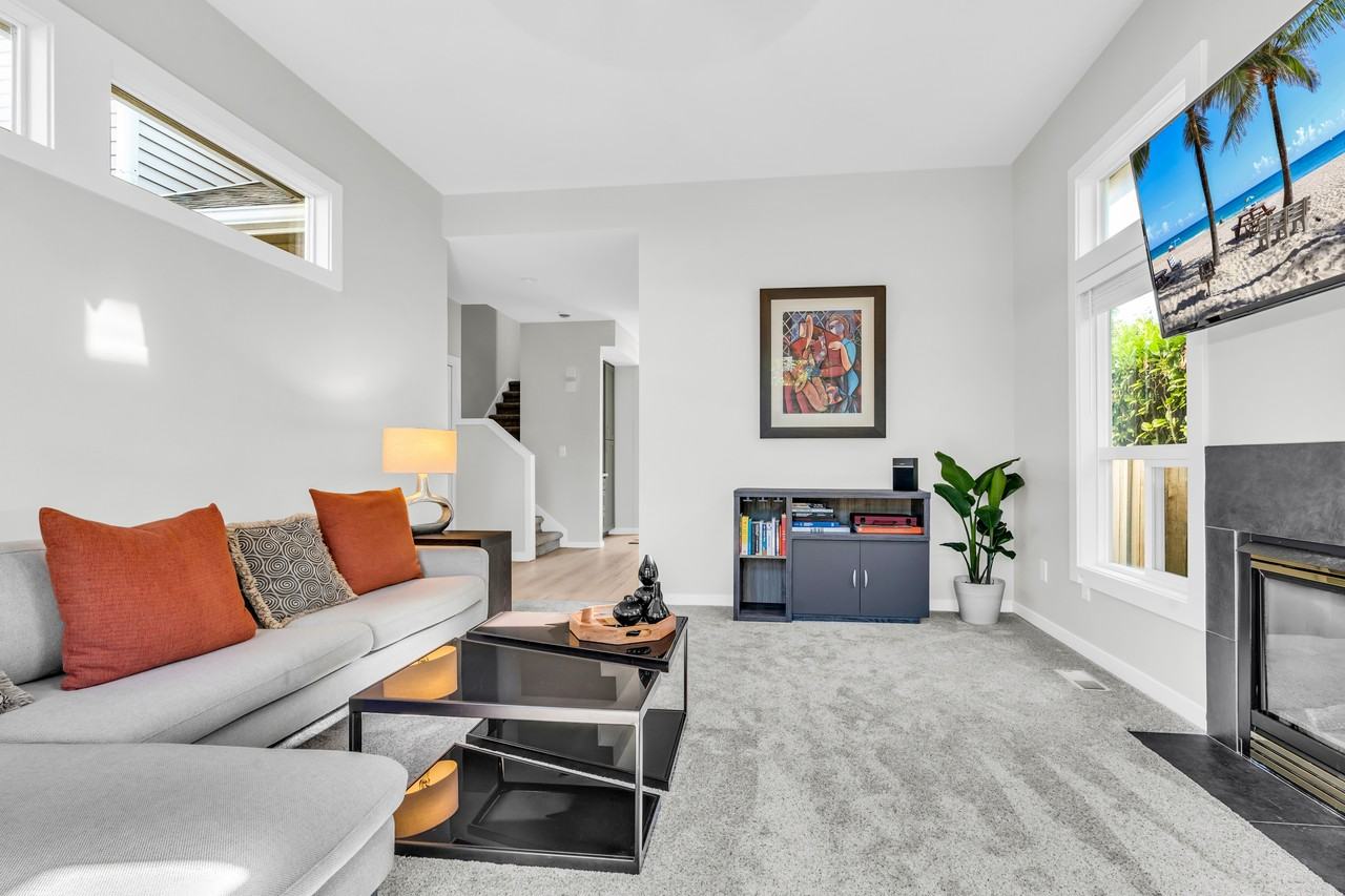 441 Ne Alder St #1 - Photo 4 of 21