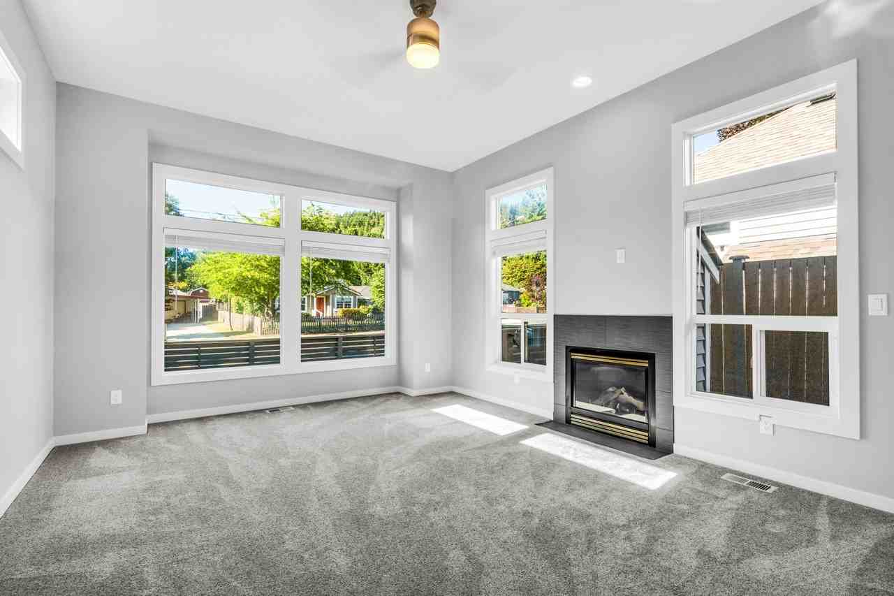 441 Ne Alder St #1 - Photo 5 of 21