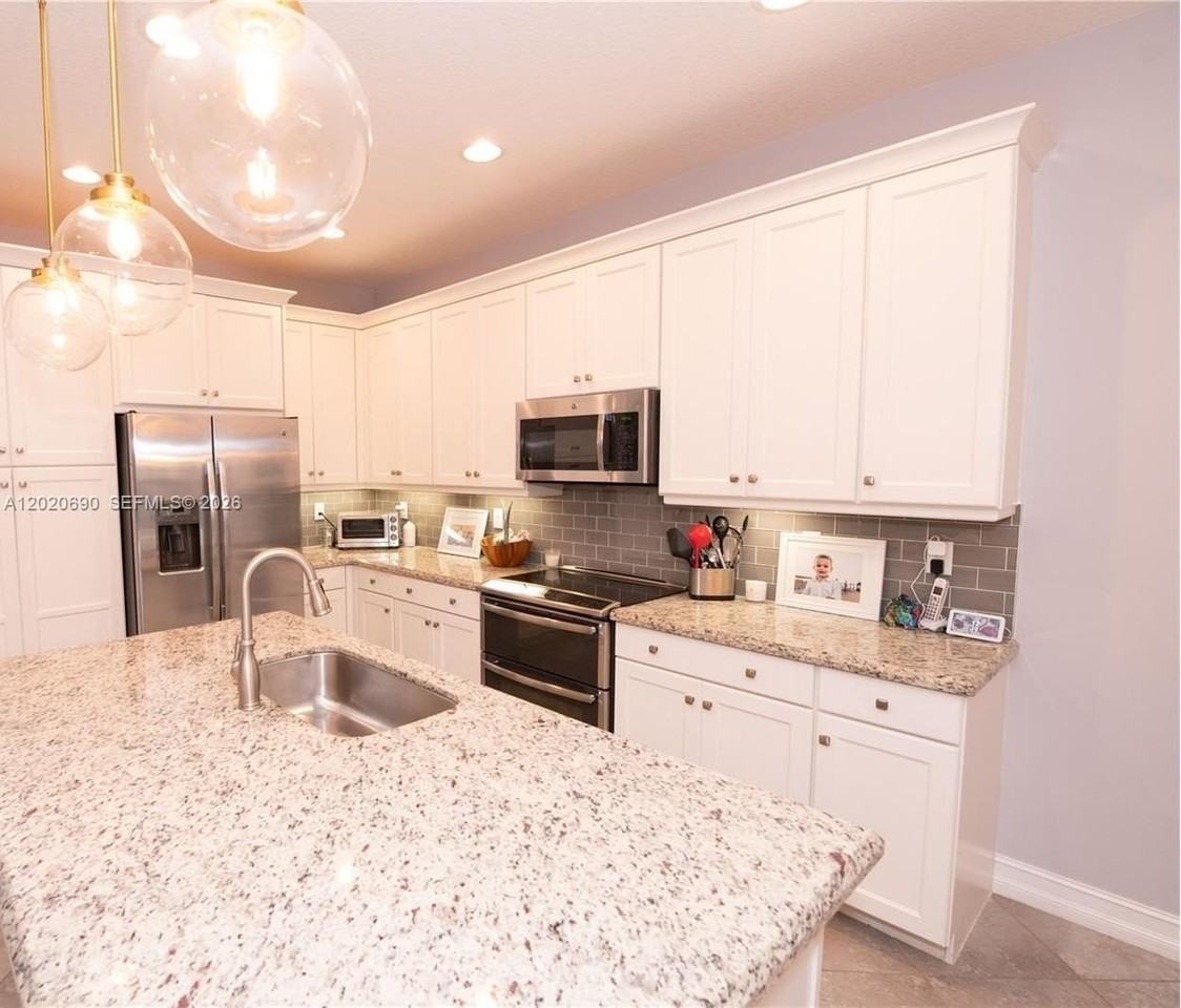 8072 Cactus Quartz Cir #0 - Photo 7 of 19