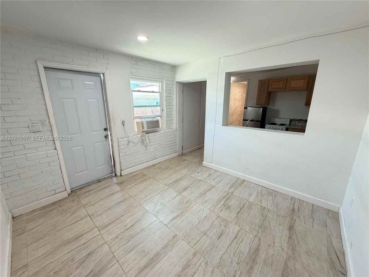 1927 Arthur St - Photo 3 of 10