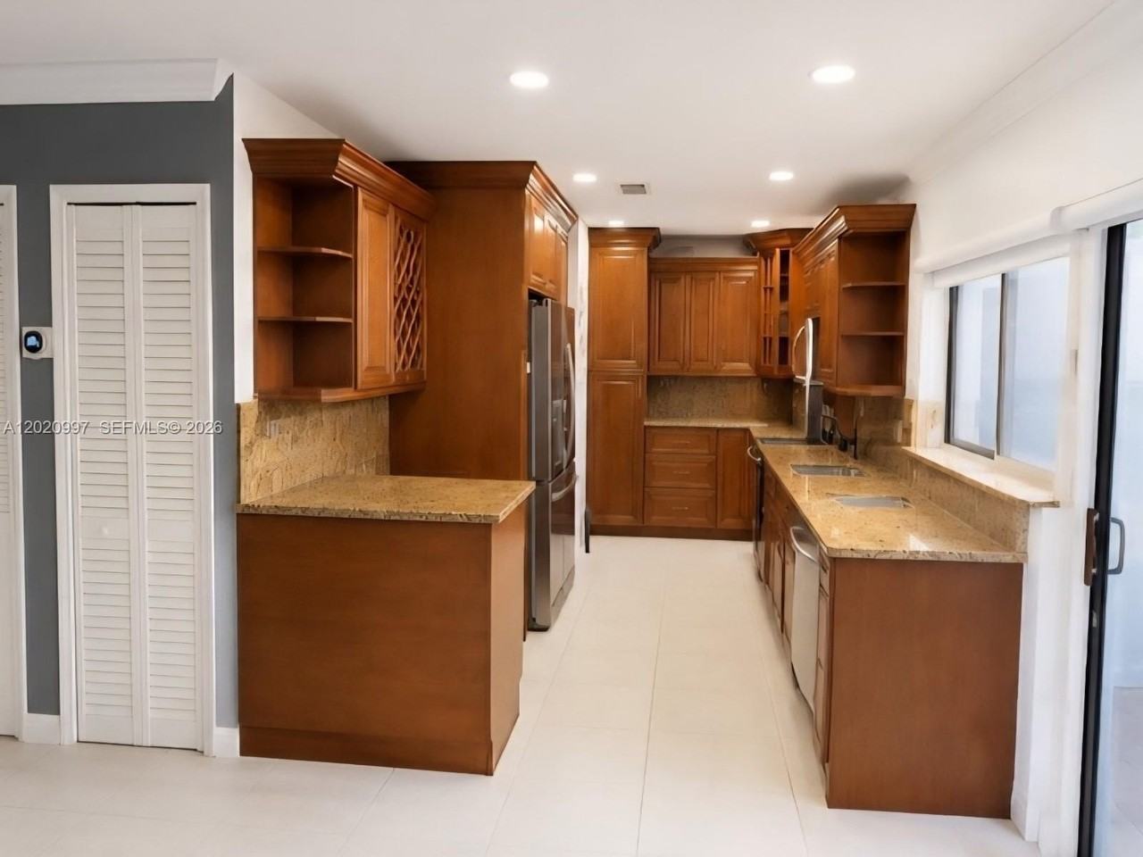 7119 Sw 153rd Ct - Photo 4 of 12