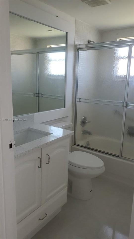 513 Brittany K #513 - Photo 2 of 11