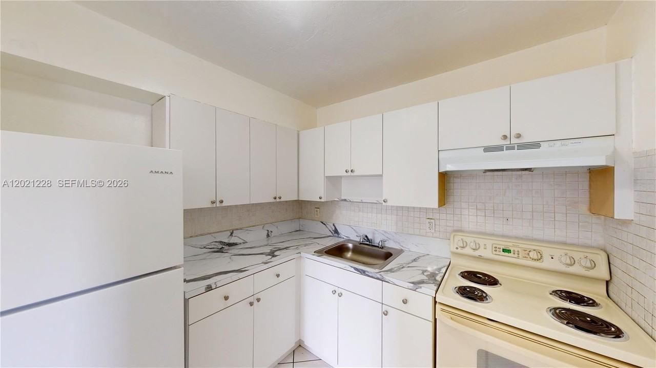 6842 Sw 15th St #6842 - Photo 5 of 14