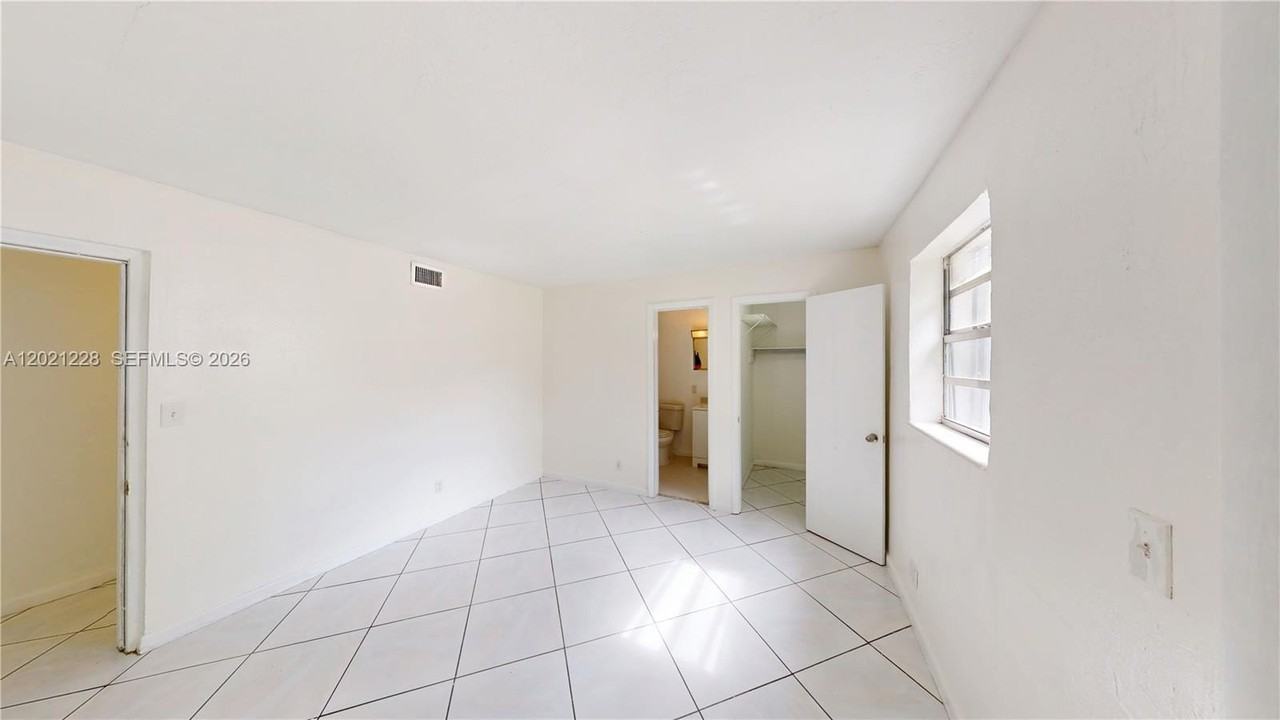 6842 Sw 15th St #6842 - Photo 6 of 14