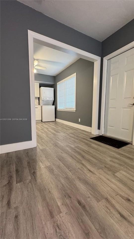 820 Se 12th St #1 - Photo 3 of 10