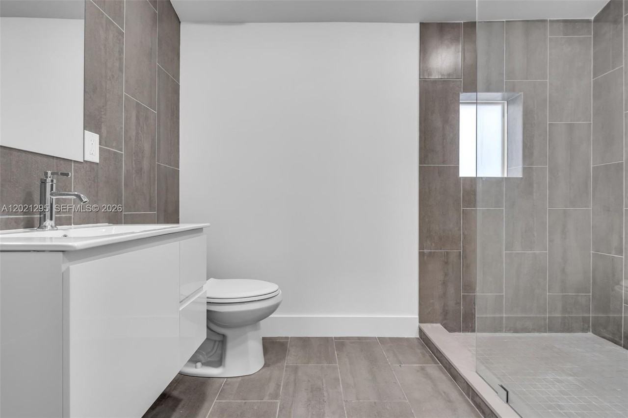 648 South Dr - Photo 7 of 23
