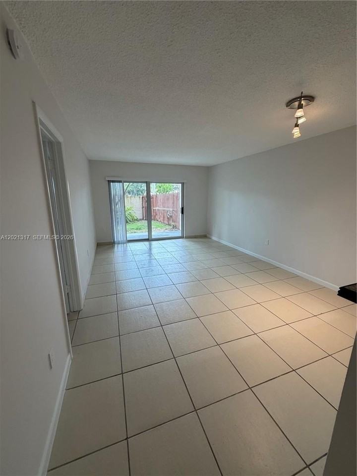 11201 Sw 88th St #102A - Photo 3 of 11