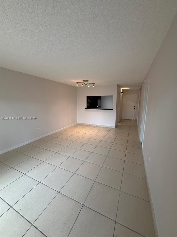 11201 Sw 88th St #102A - Photo 4 of 11