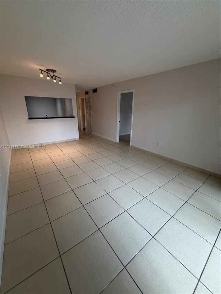 11201 Sw 88th St #102A - Photo 5 of 11