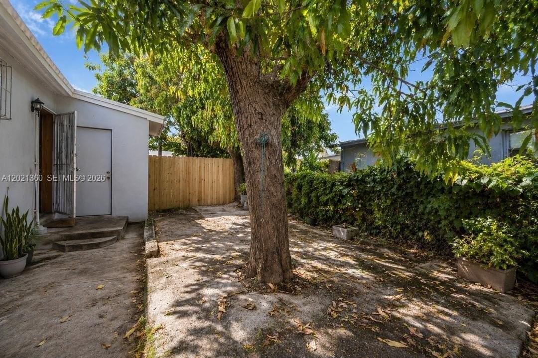 4099 Nw 18th Ave #4099 - Photo 4 of 6