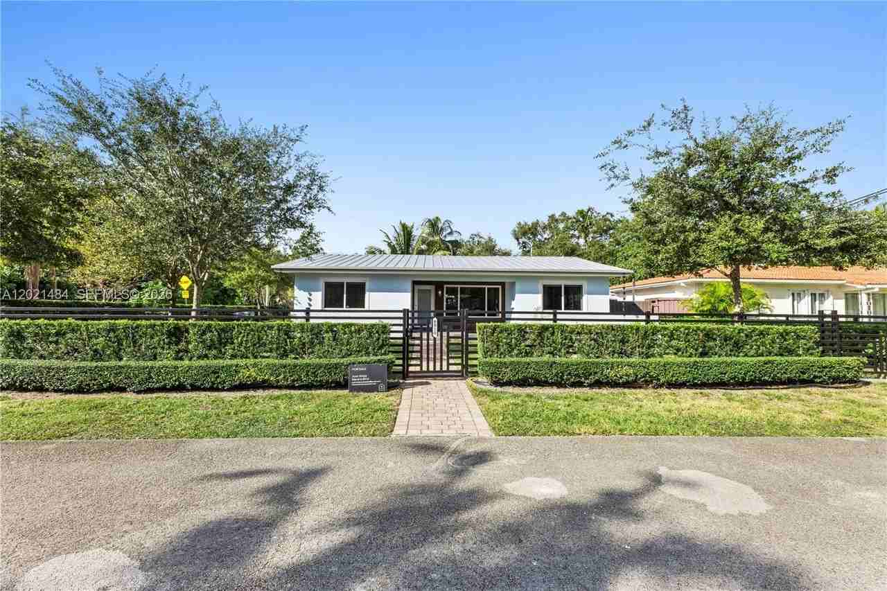 8910 Ne 9th Ct - Photo 3 of 47