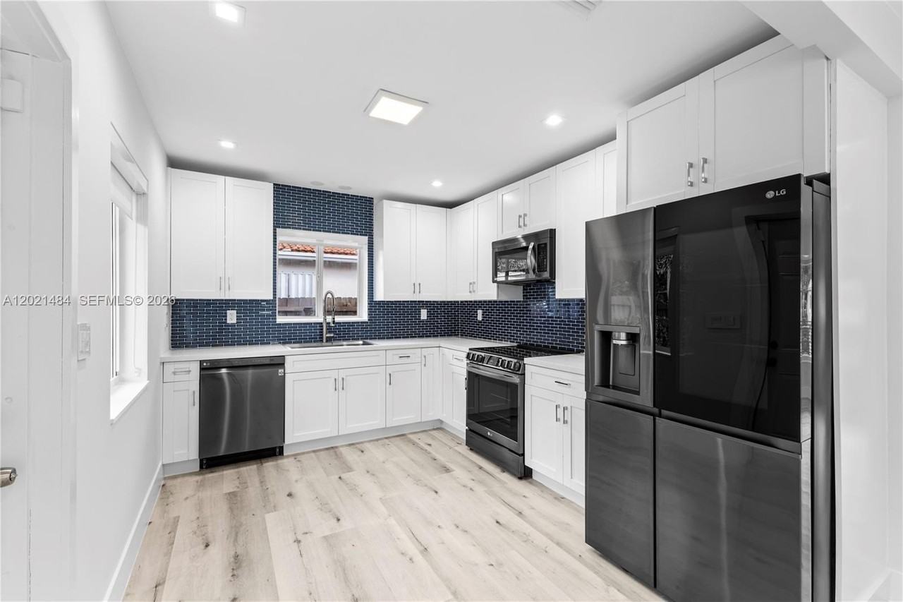 8910 Ne 9th Ct - Photo 5 of 47