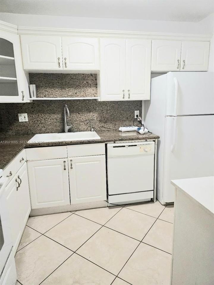 2309 Park Ln #116 - Photo 4 of 16