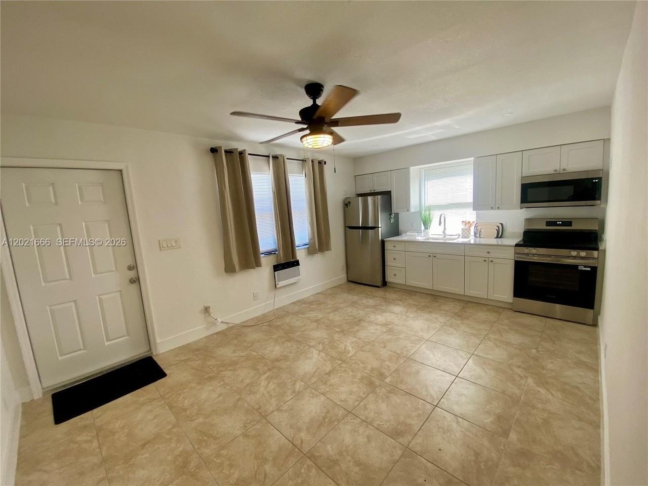 1112 N 61st Ter #B - Photo 2 of 16