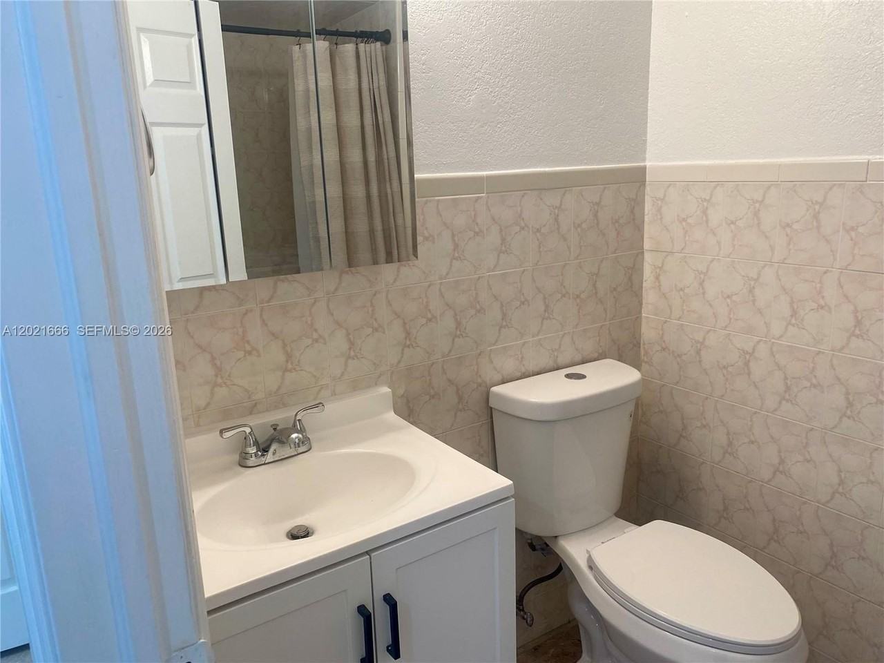 1112 N 61st Ter #B - Photo 7 of 16