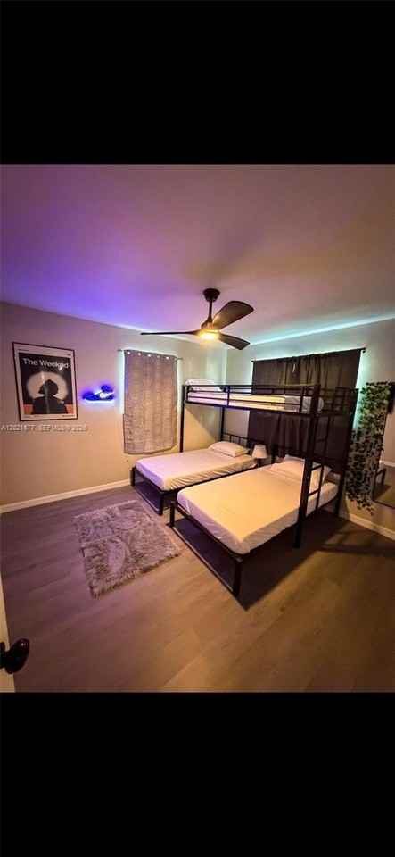 370 Hand Ave - Photo 7 of 33