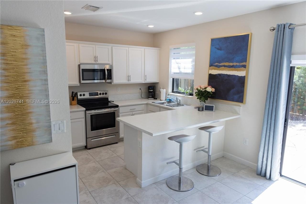 24950 Sw 114th Ave - Photo 4 of 38