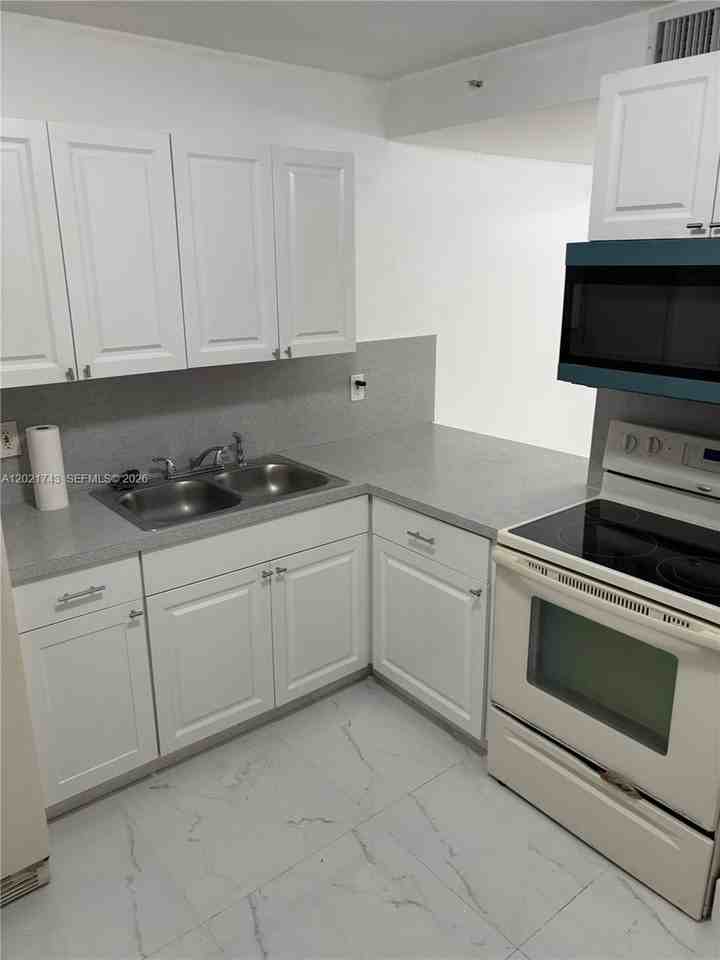 2145 Nw 19th Ter #205 - Photo 3 of 8