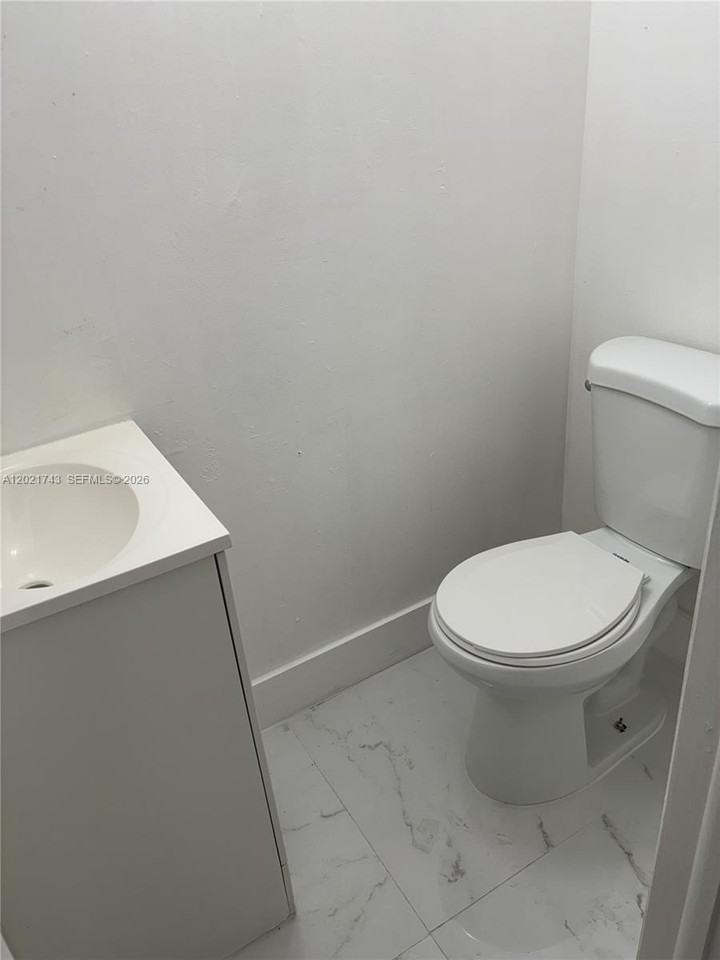 2145 Nw 19th Ter #205 - Photo 5 of 8